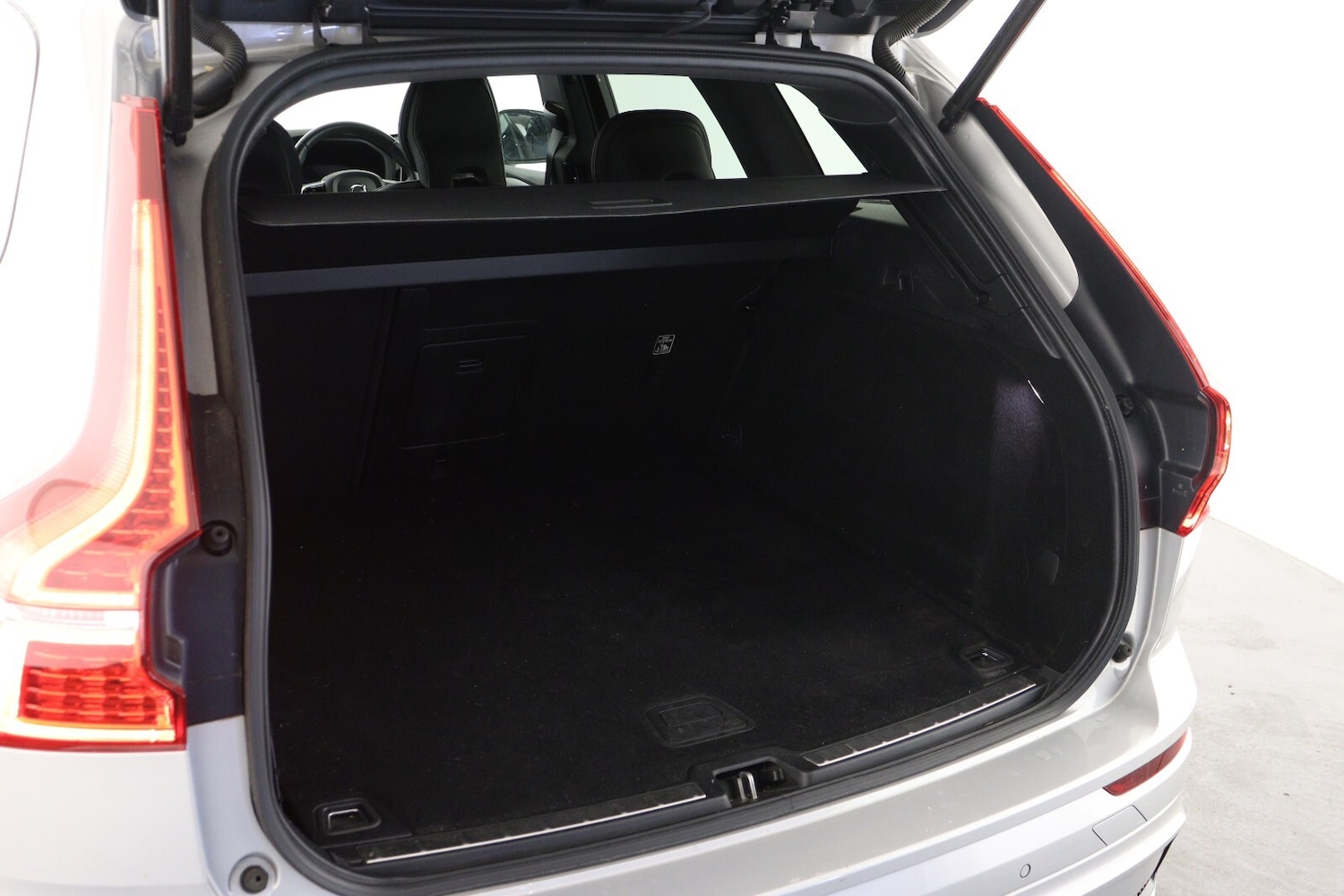 Used Volvo XC60 2021 for sale - 76183897: Photo 9