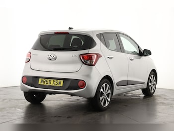 Used Hyundai i10 2018 for sale - 76881734: Photo