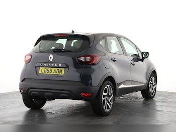 Used Renault Captur 2018 for sale - 78187070: Photo
