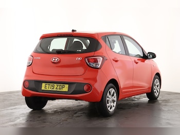 Used Hyundai i10 2019 for sale - 77079139: Photo