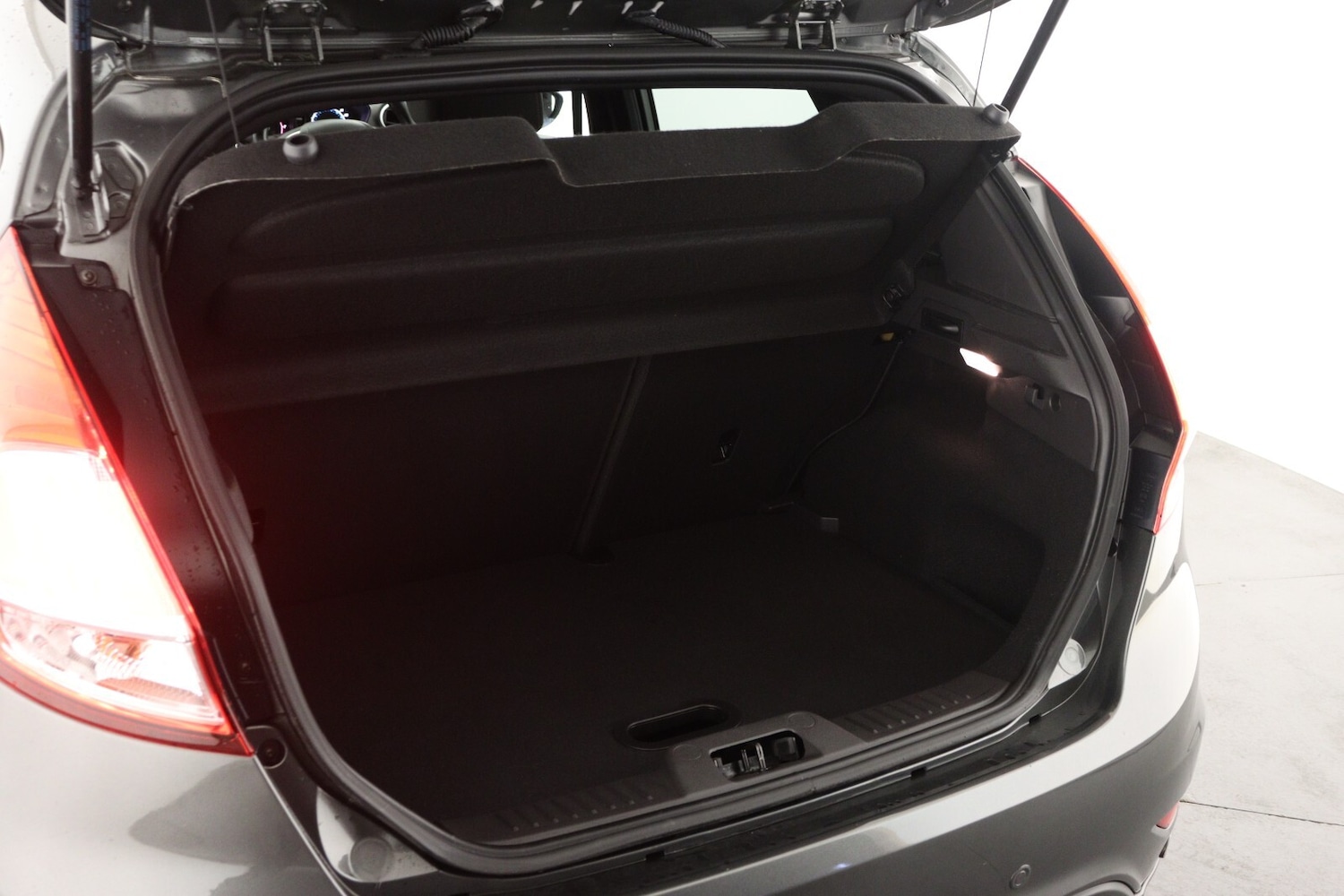 Used Ford Fiesta 2016 for sale - 76602878: Photo 9