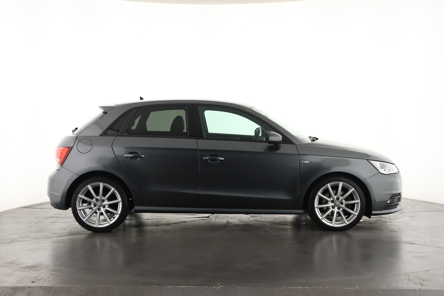 Used Audi A1 2016 for sale - 75934683: Photo 4