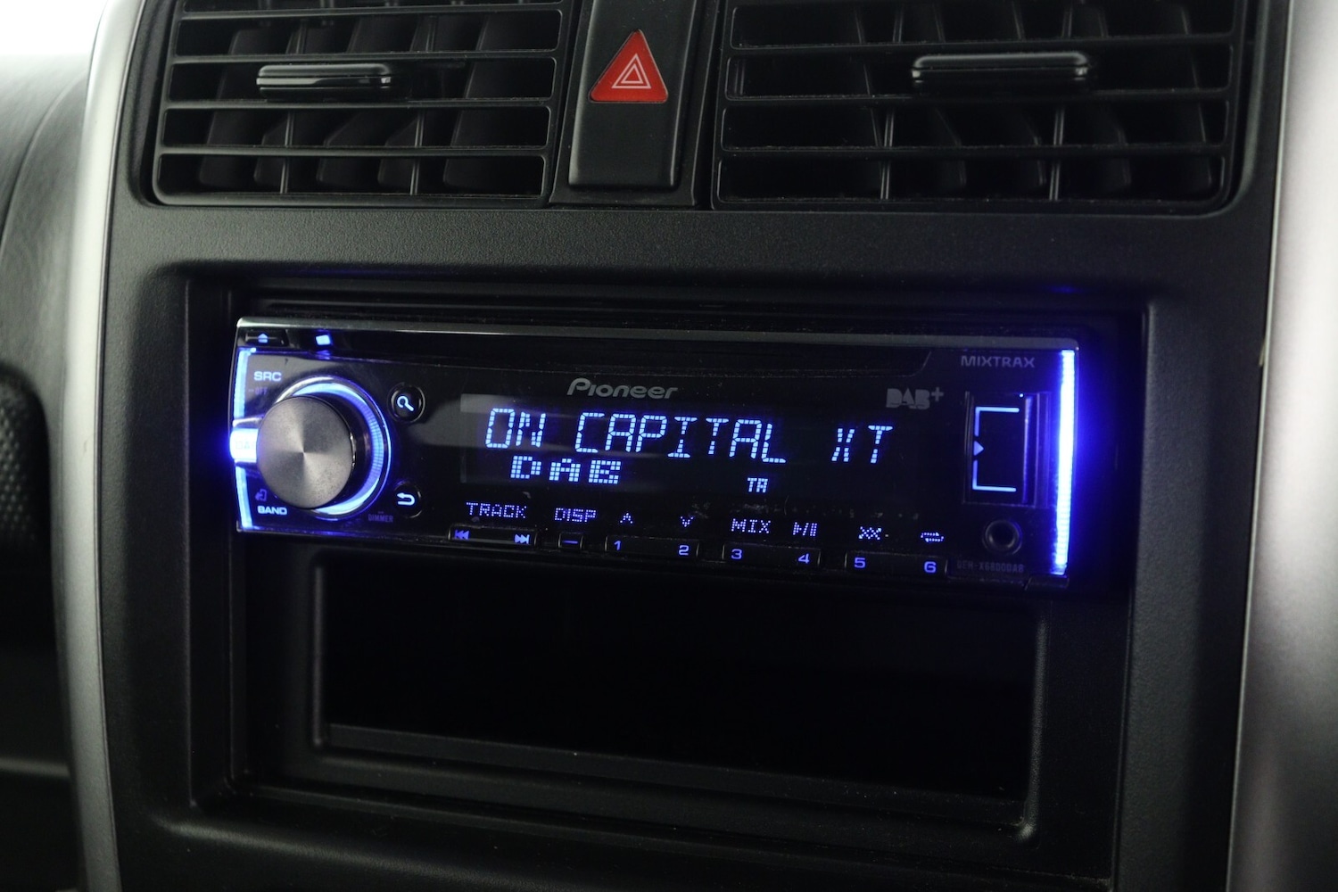 Used Suzuki Jimny 2017 for sale - 76873660: Photo 14