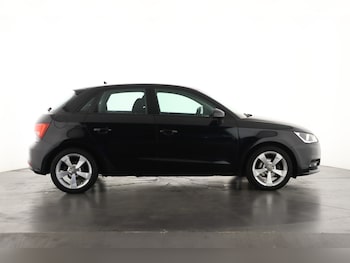 Used Audi A1 2017 for sale - 76104132: Photo