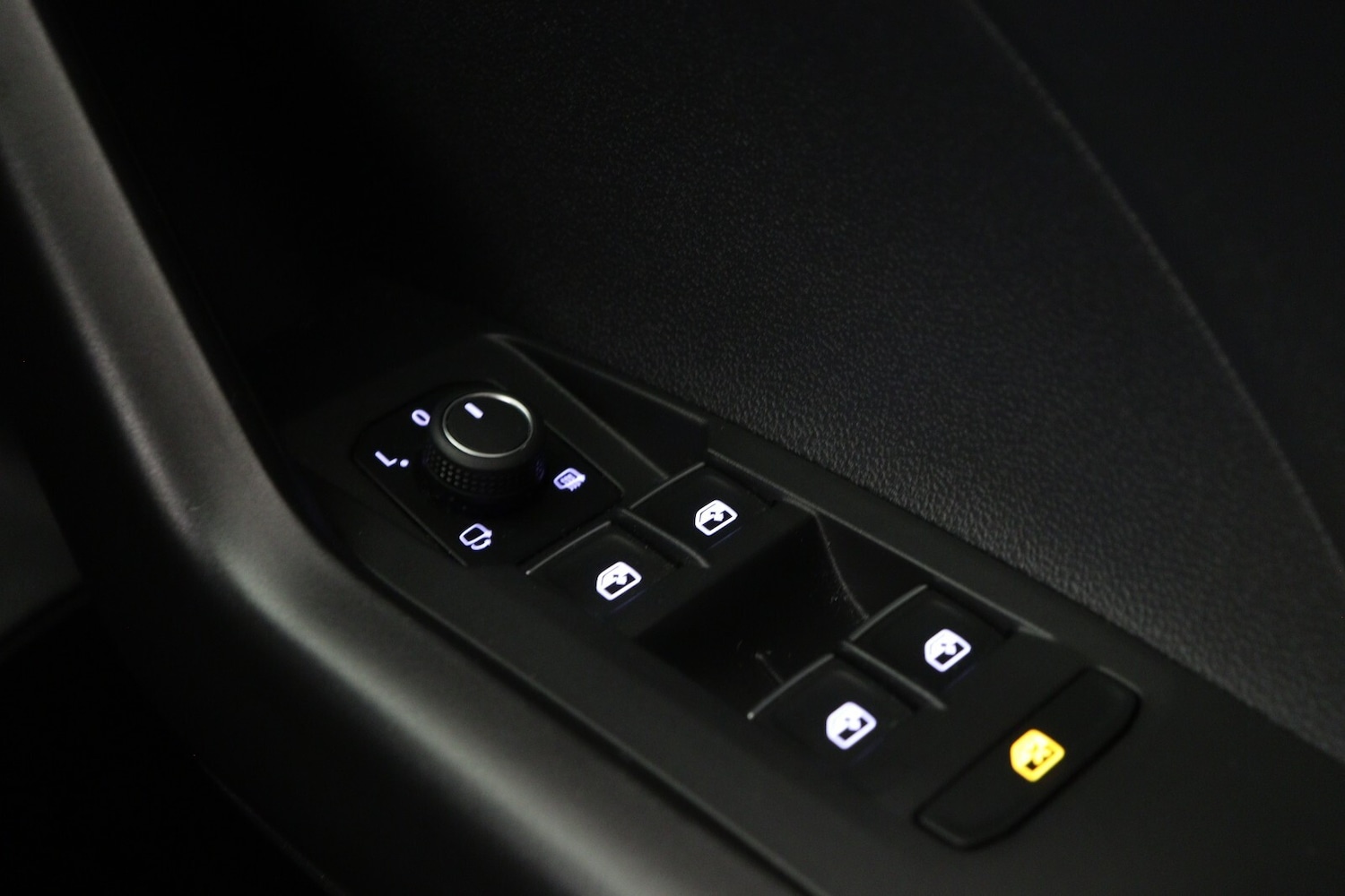 Used Volkswagen T-Cross 2022 for sale - 77799835: Photo 24