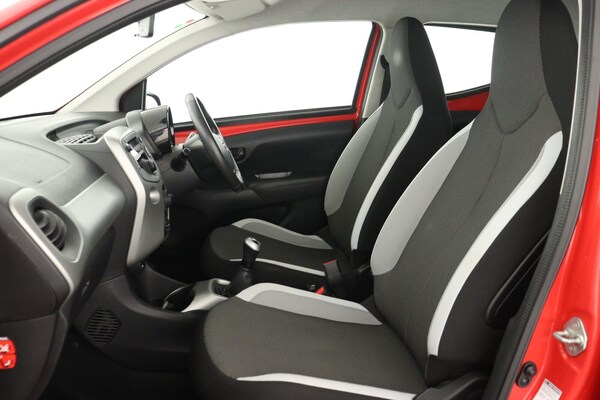 Used Toyota AYGO 2015 for sale - 76332197: Photo 10