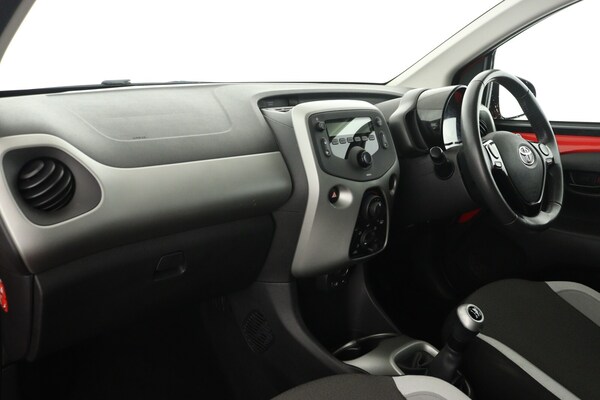 Used Toyota AYGO 2015 for sale - 76332197: Photo 11