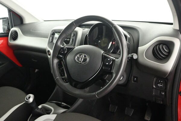 Used Toyota AYGO 2015 for sale - 76332197: Photo 13