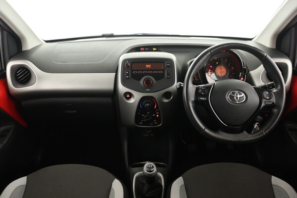 Used Toyota AYGO 2015 for sale - 76332197: Photo 14
