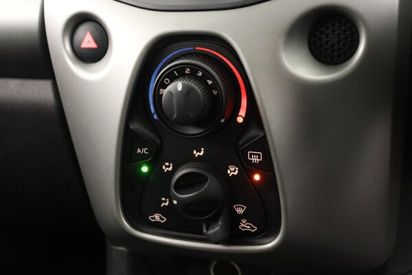 Used Toyota AYGO 2015 for sale - 76332197: Photo 17
