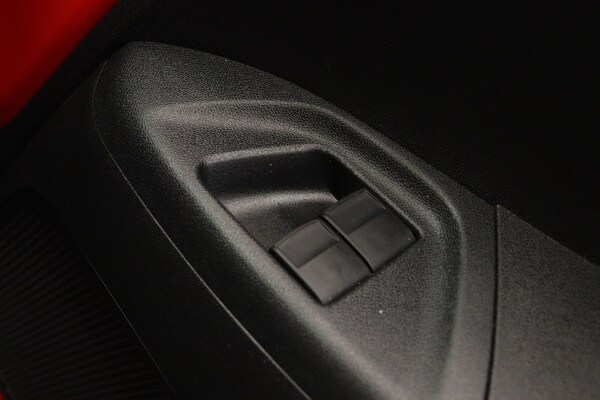 Used Toyota AYGO 2015 for sale - 76332197: Photo 24