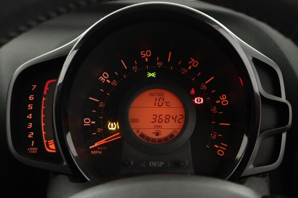 Used Toyota AYGO 2015 for sale - 76332197: Photo 25