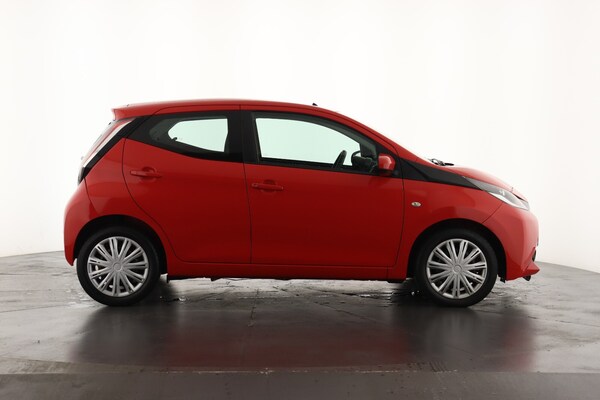Used Toyota AYGO 2015 for sale - 76332197: Photo 4