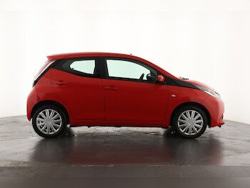 Used Toyota AYGO 2015 for sale - 76332197: Photo 4