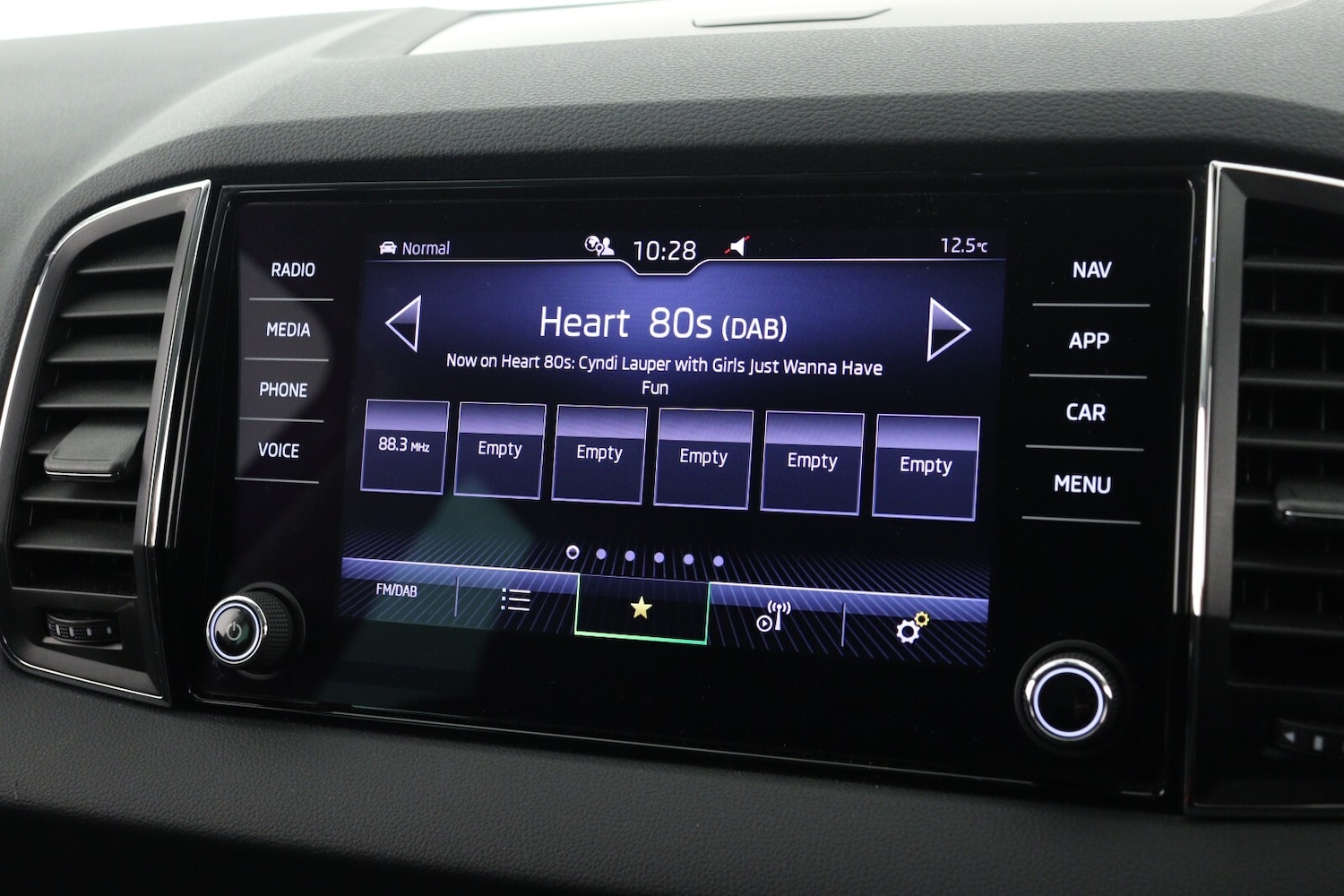 Used Skoda Karoq 2022 for sale - 76873654: Photo 16