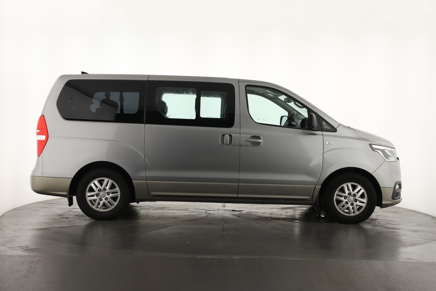 Used Hyundai i800 2019 for sale - 76873454: Photo 4