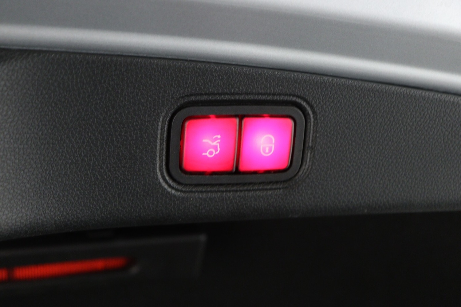 Used Mercedes-Benz E Class 2018 for sale - 76870118: Photo 10