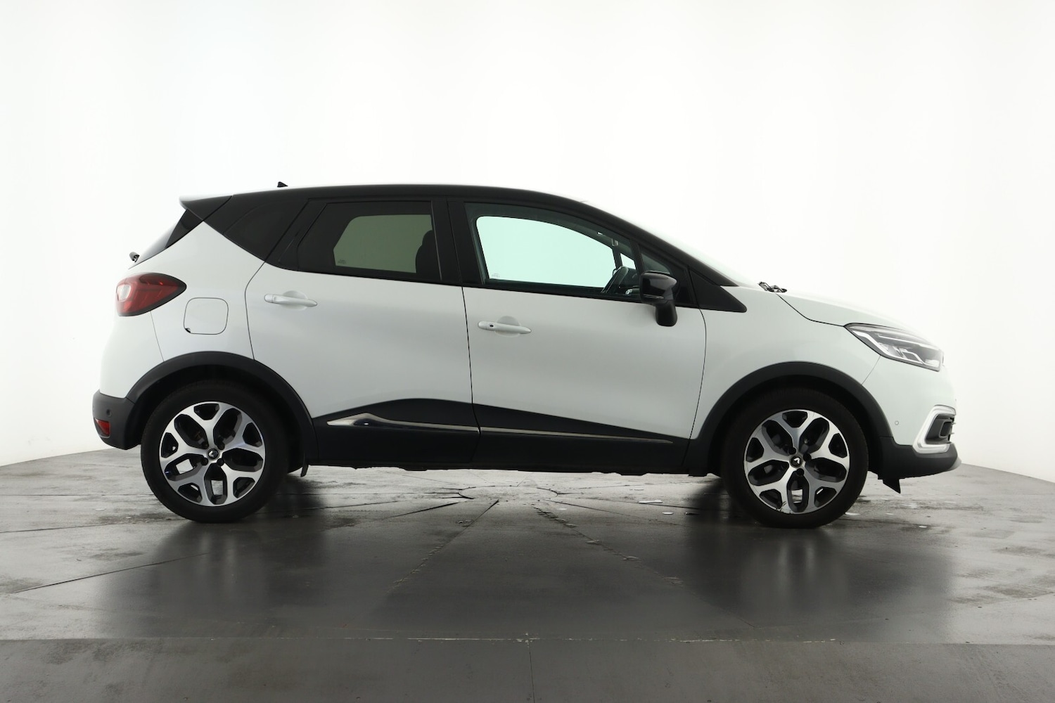 Used Renault Captur 2019 for sale - 76871917: Photo 4