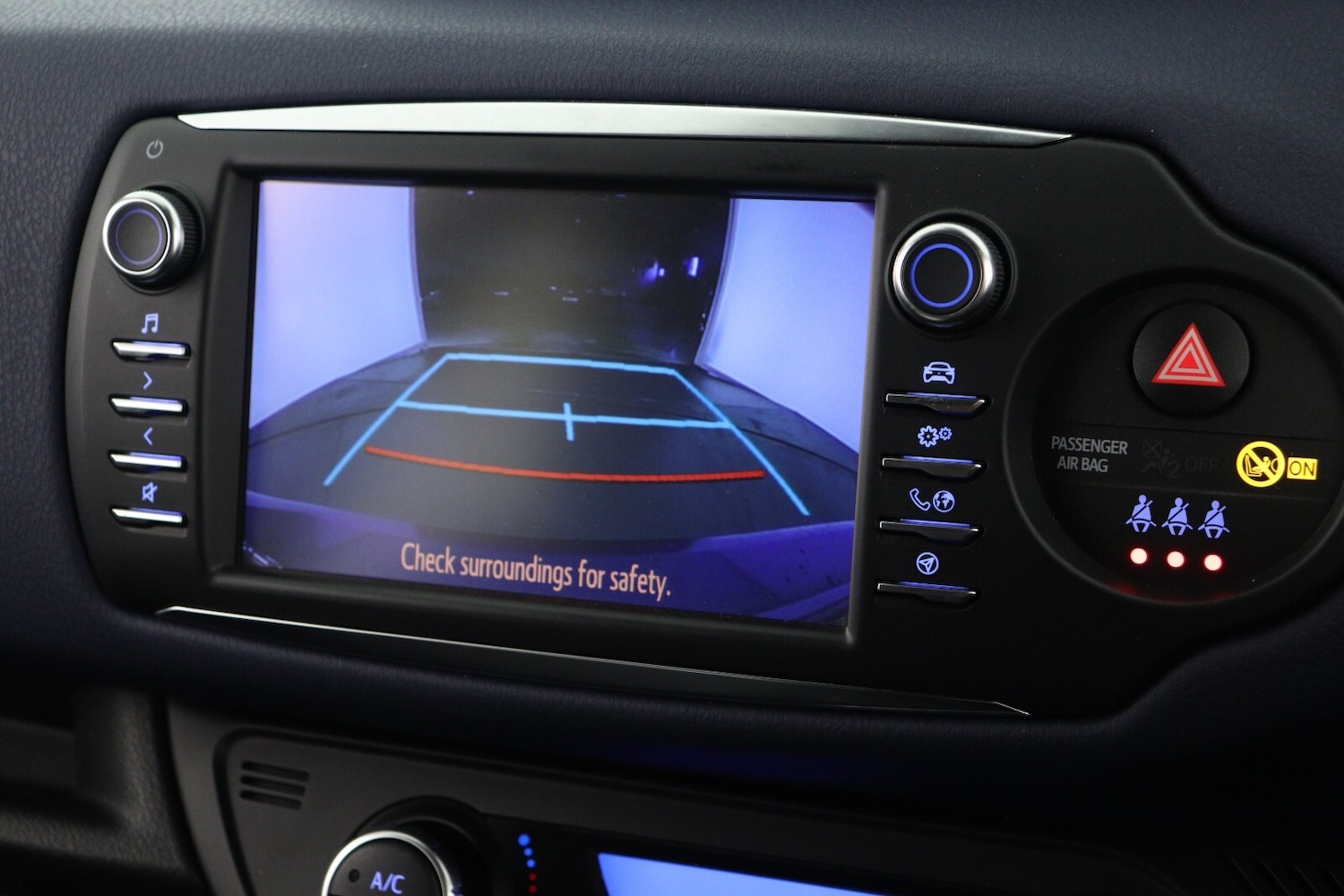 Used Toyota Yaris 2018 for sale - 76870635: Photo 17