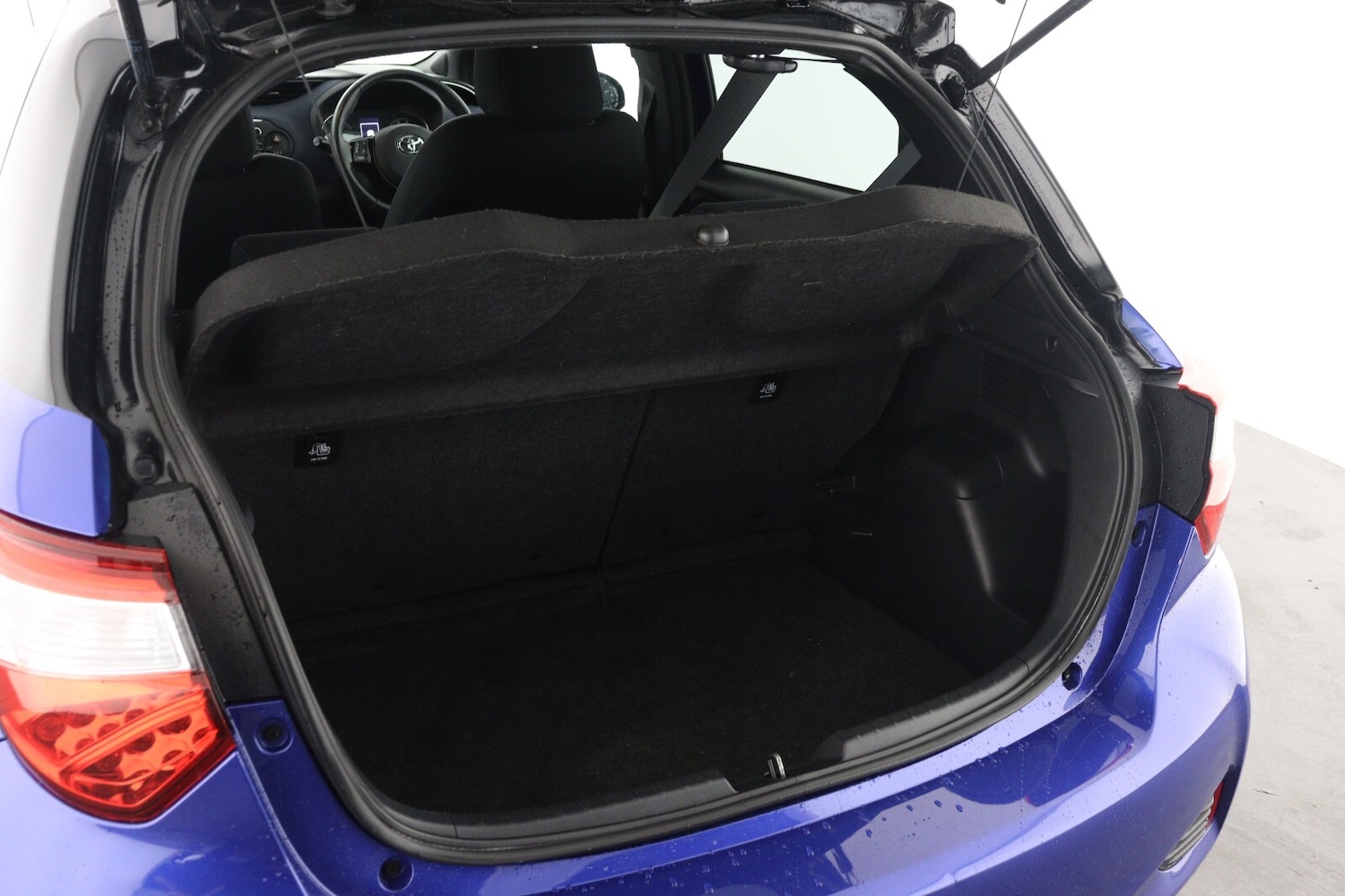 Used Toyota Yaris 2018 for sale - 76870635: Photo 9