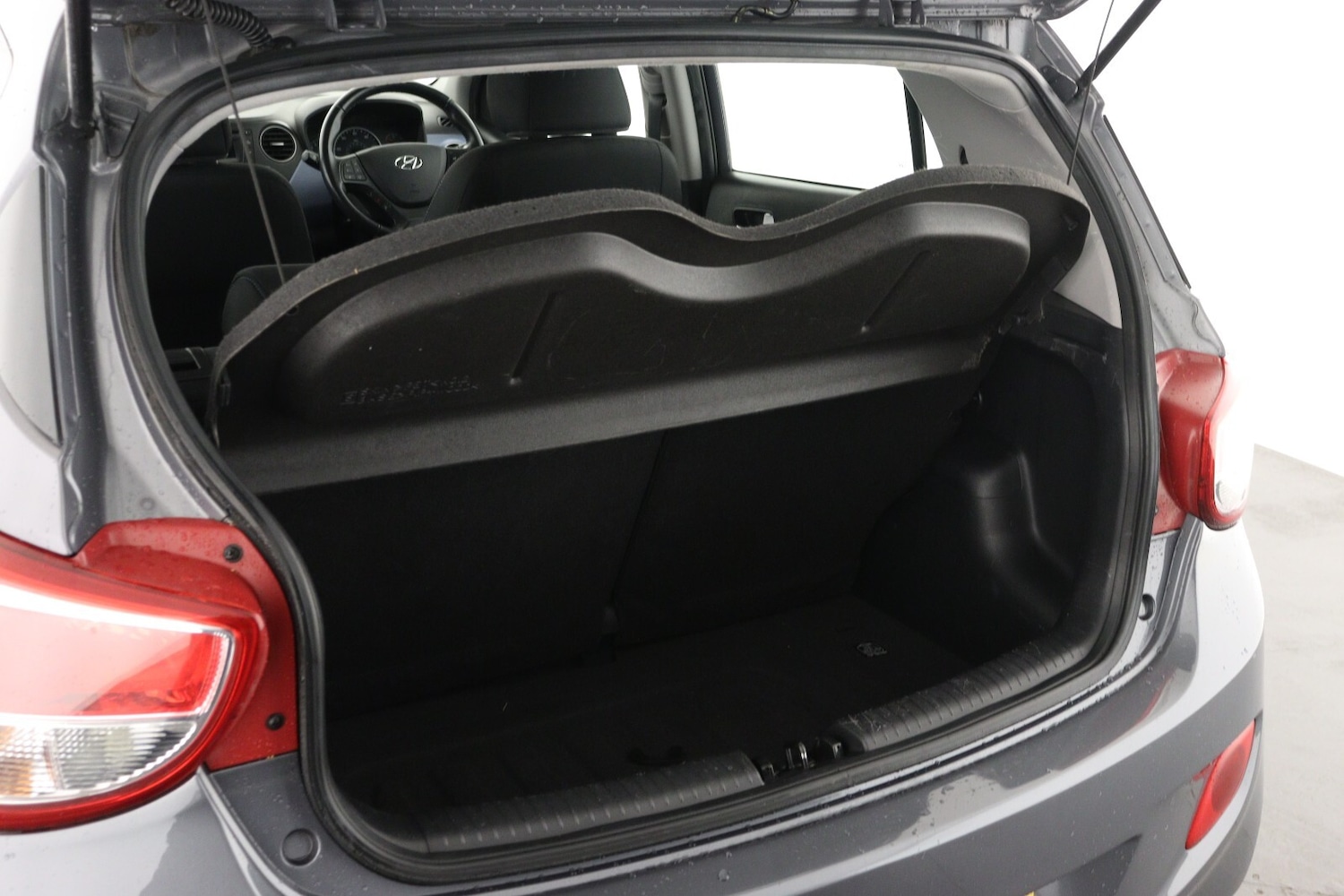 Used Hyundai i10 2014 for sale - 77035823: Photo 9