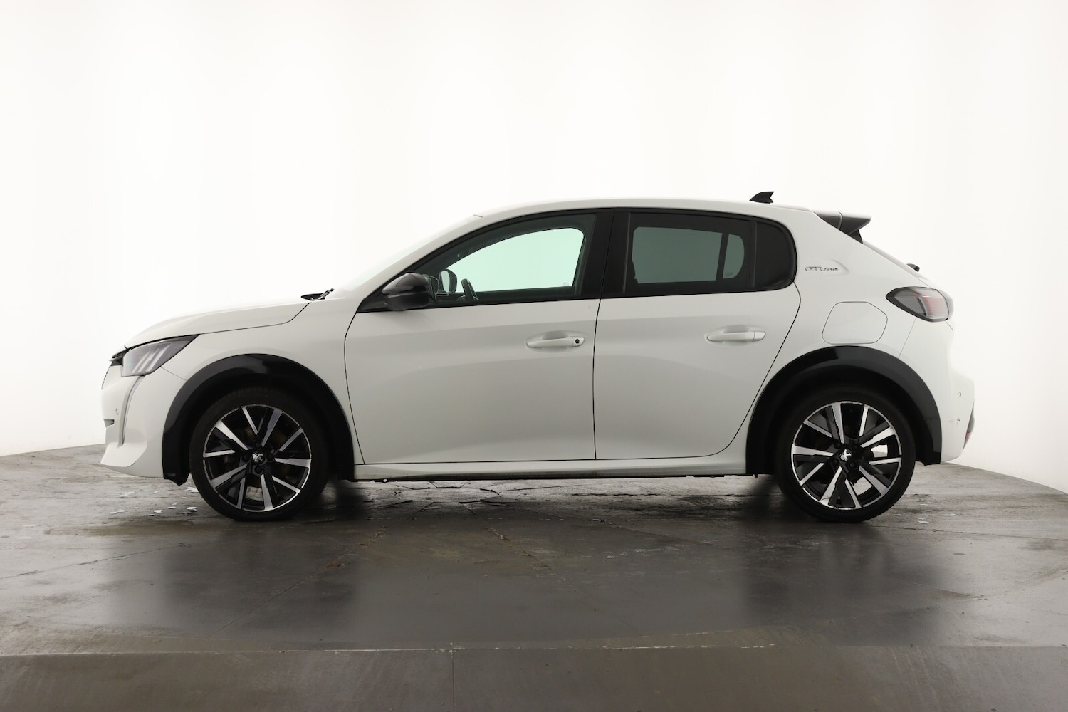 Used Peugeot 208 2020 for sale - 77122624: Photo 8