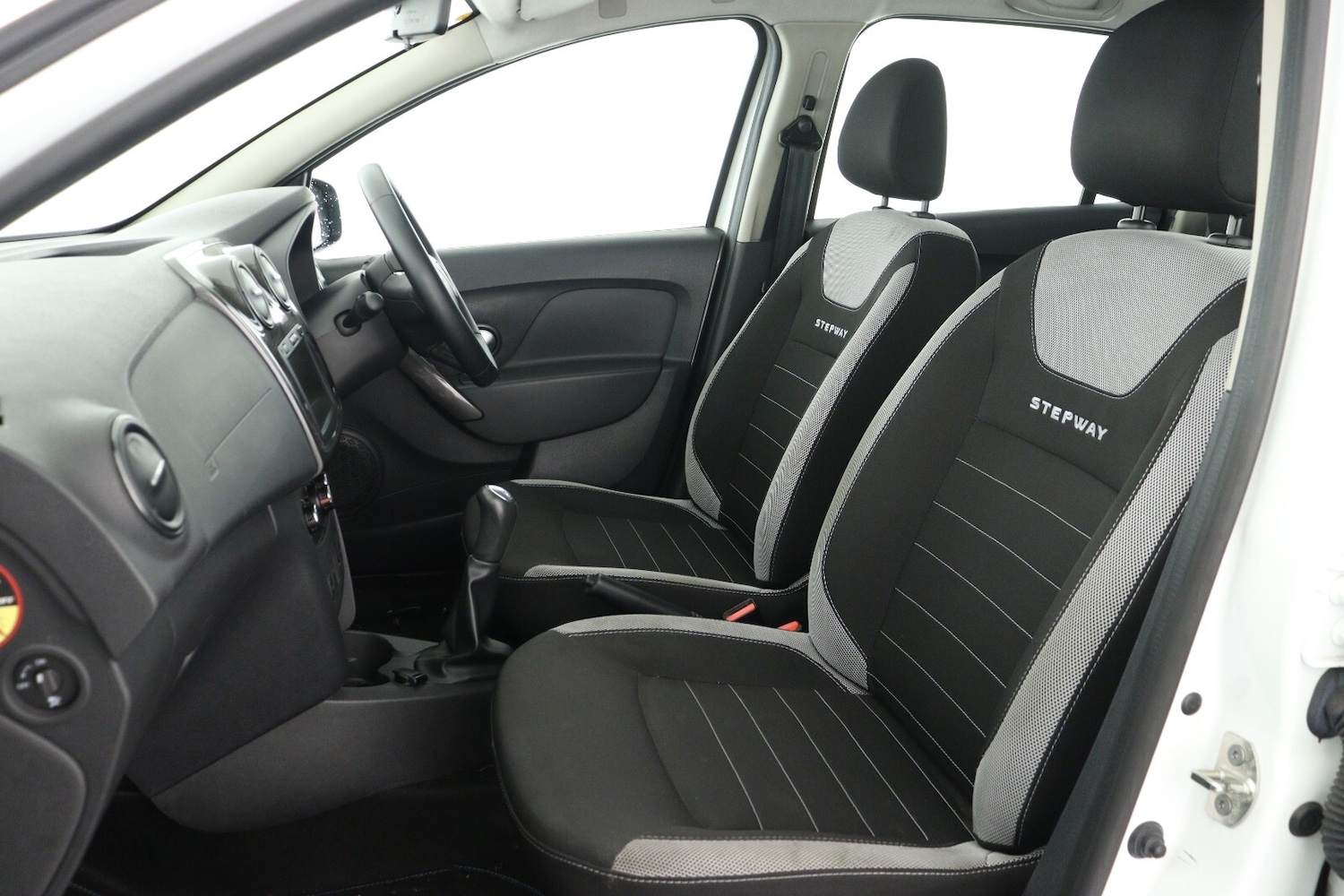 Used Dacia Sandero Stepway 2019 for sale - 76874874: Photo 10