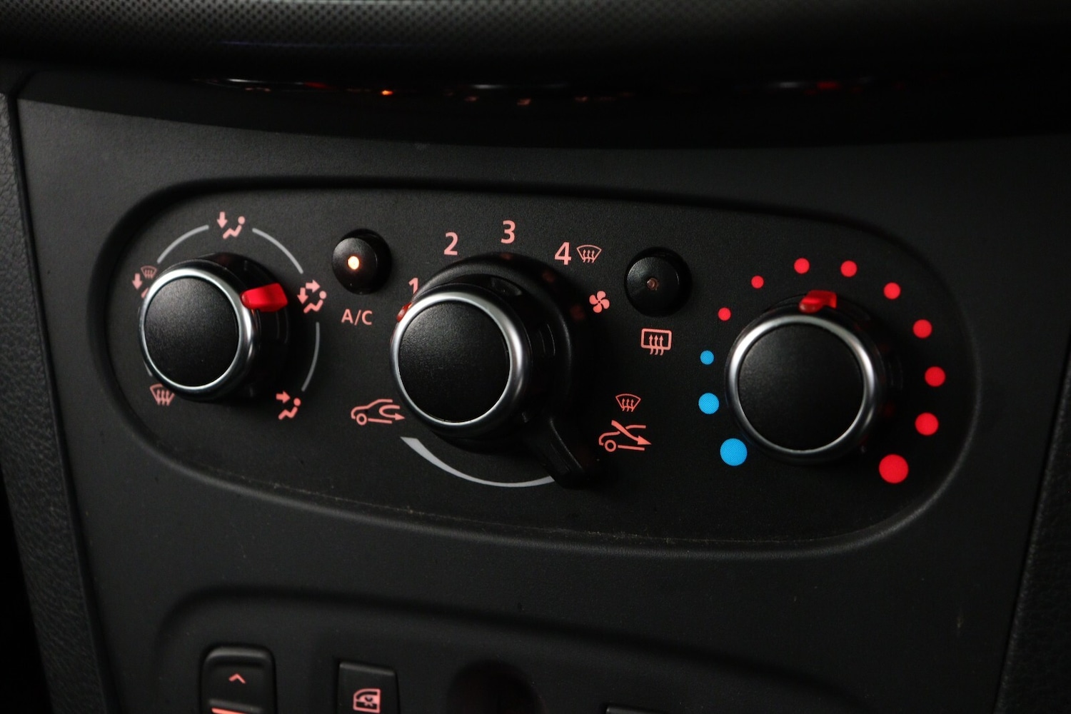 Used Dacia Sandero Stepway 2019 for sale - 76874874: Photo 16