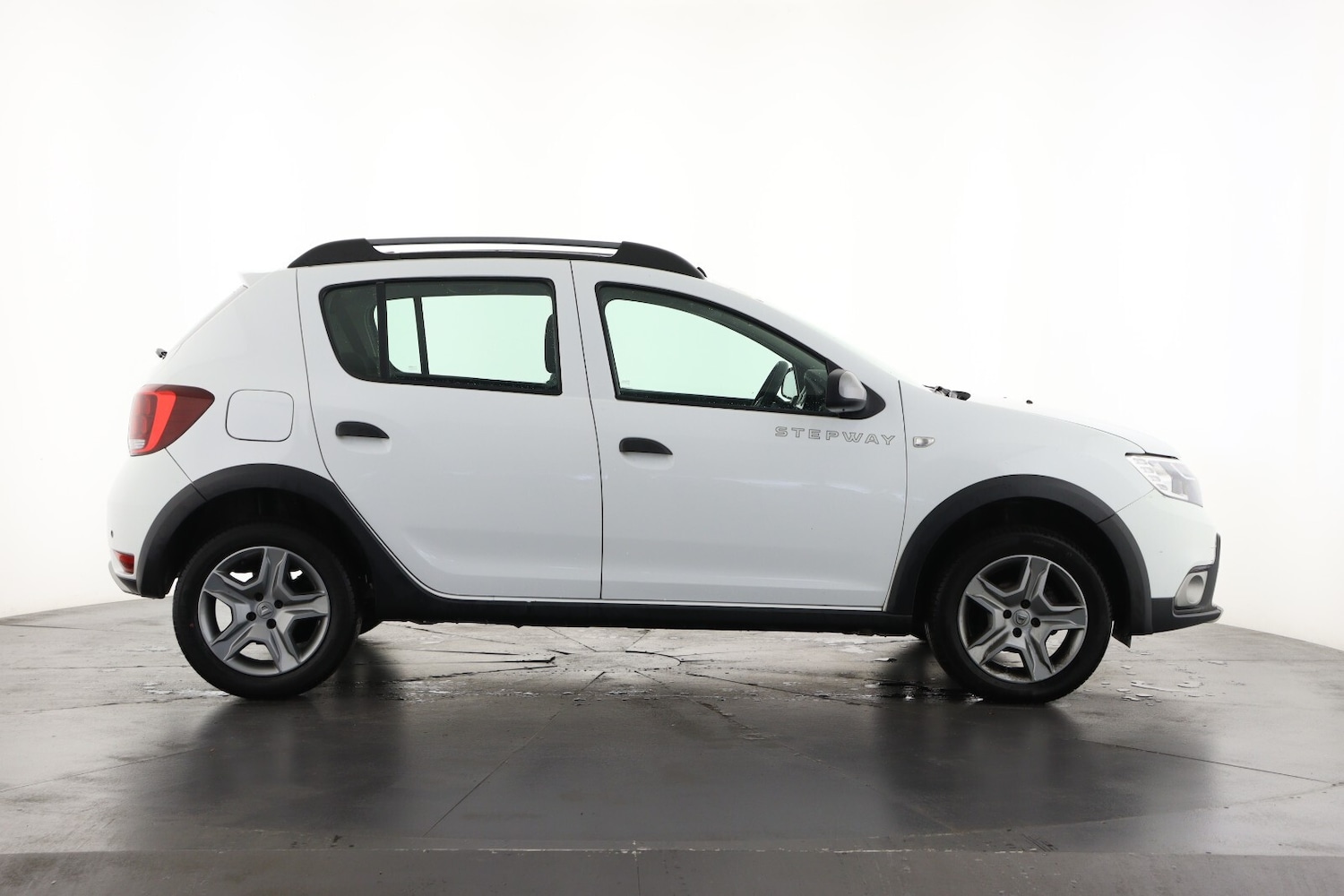 Used Dacia Sandero Stepway 2019 for sale - 76874874: Photo 4
