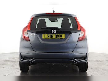 Used Honda Jazz 2018 for sale - 76117081: Photo 2