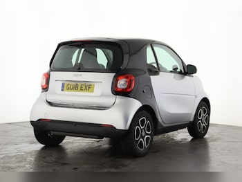 Used smart fortwo 2018 for sale - 75894943: Photo