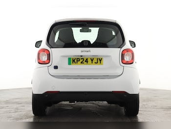 Used smart fortwo 2024 for sale - 76390177: Photo