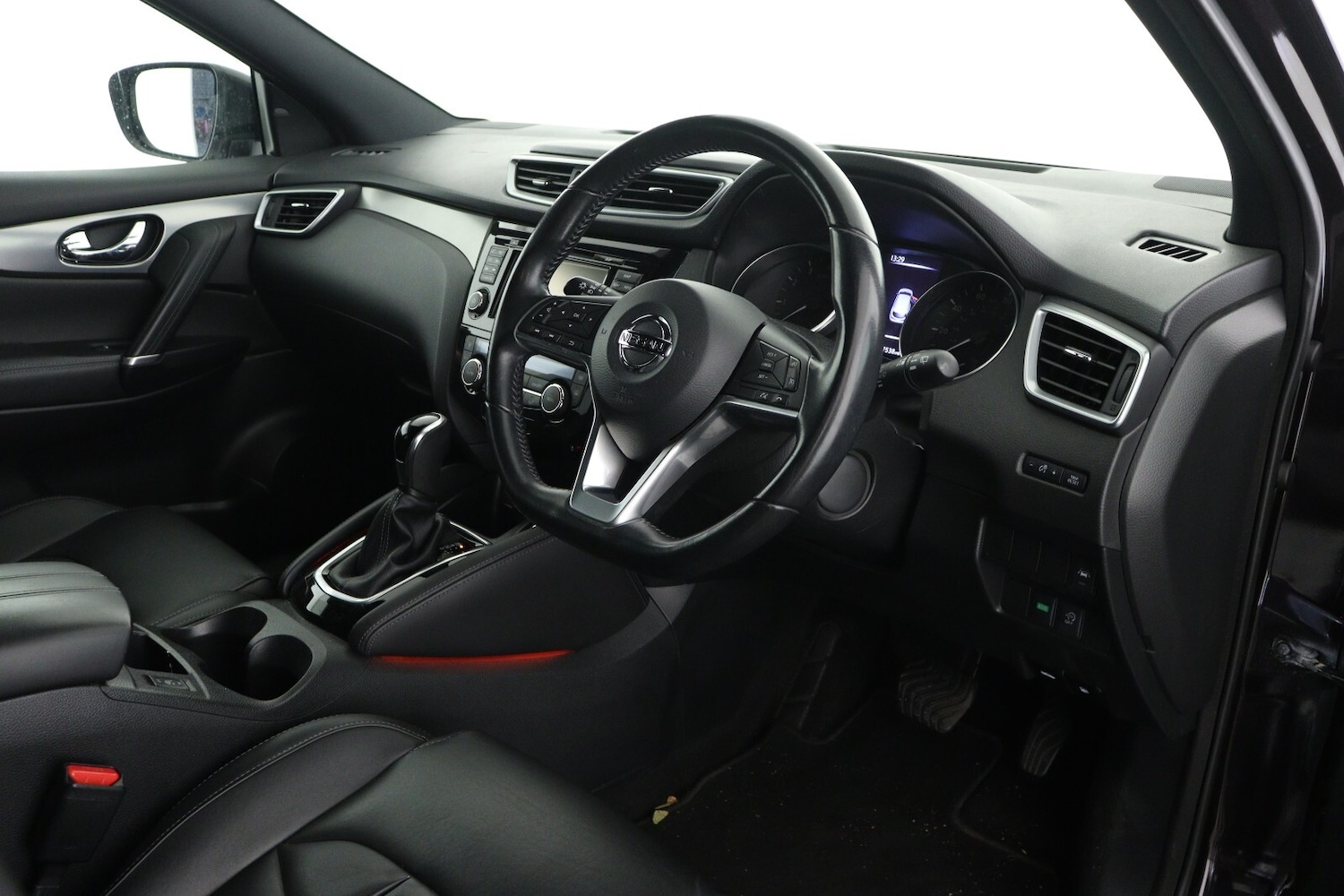 Used Nissan Qashqai 2017 for sale - 76062102: Photo 13