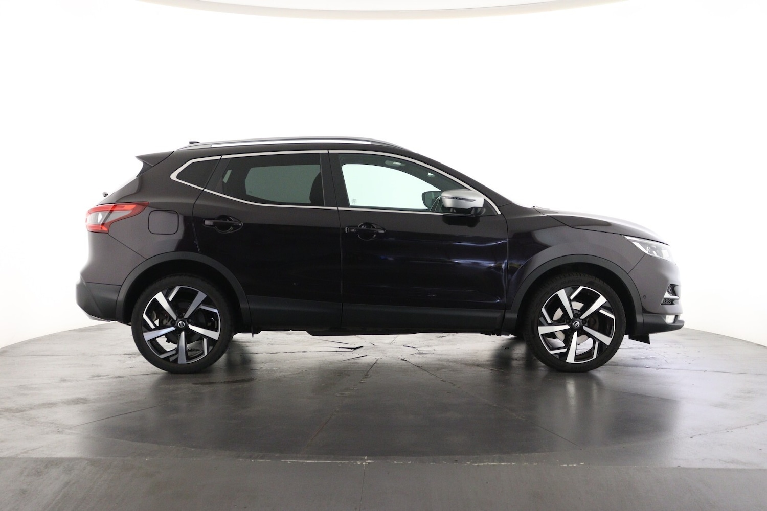 Used Nissan Qashqai 2017 for sale - 76062102: Photo 4