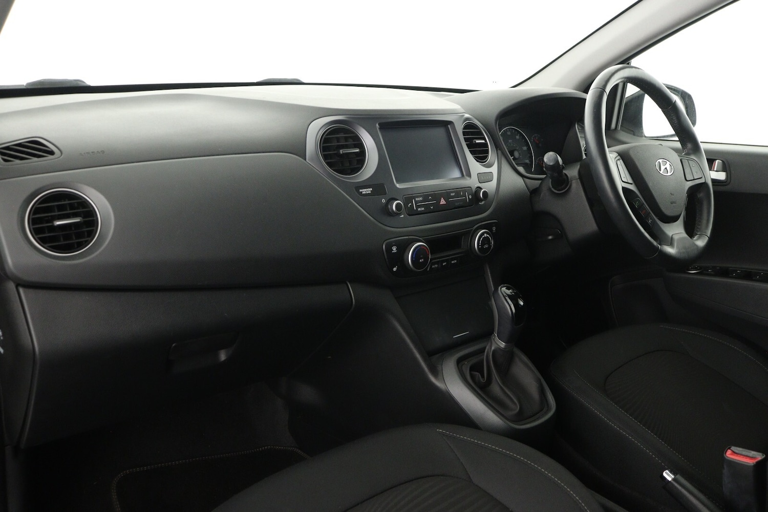 Used Hyundai i10 2018 for sale - 77261482: Photo 11