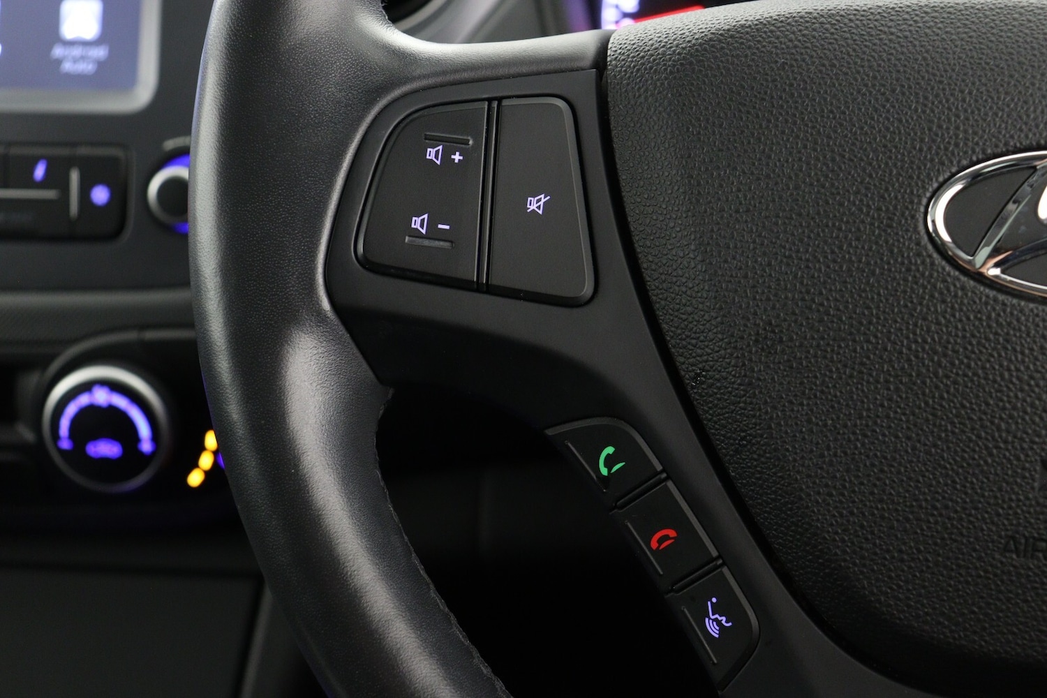 Used Hyundai i10 2018 for sale - 77261482: Photo 21