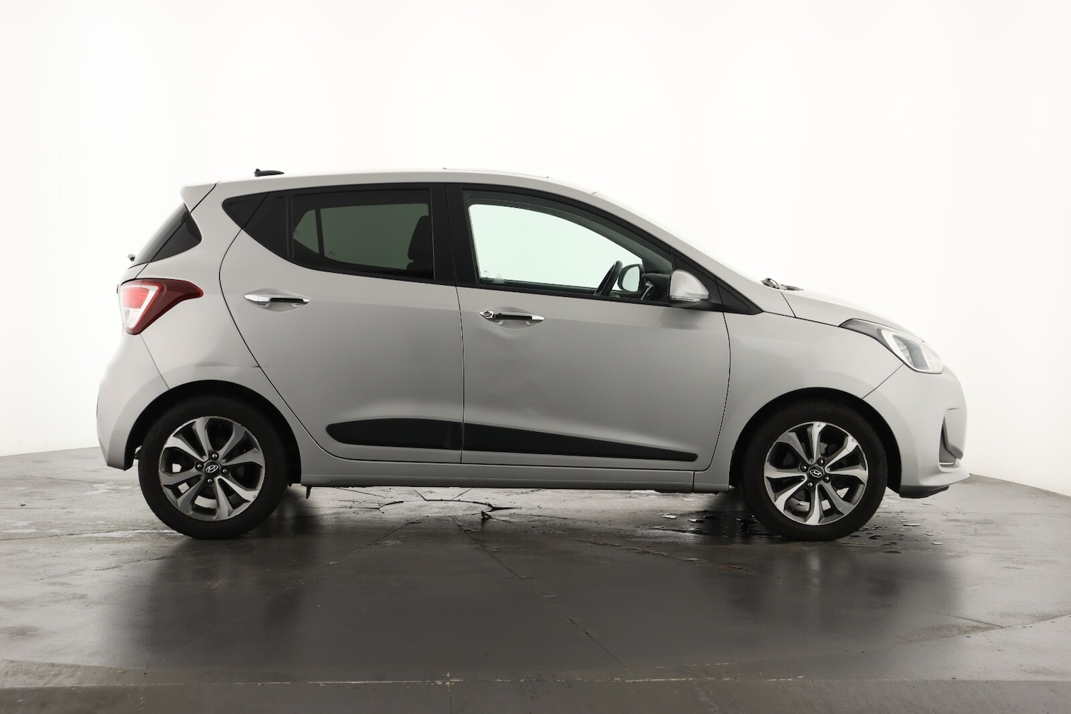 Used Hyundai i10 2018 for sale - 77261482: Photo 4
