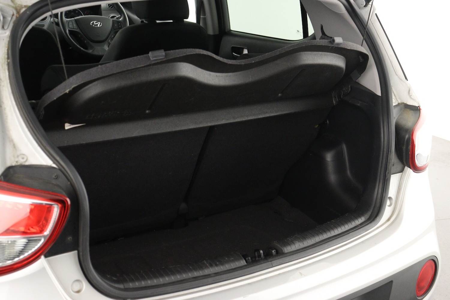 Used Hyundai i10 2018 for sale - 77261482: Photo 9