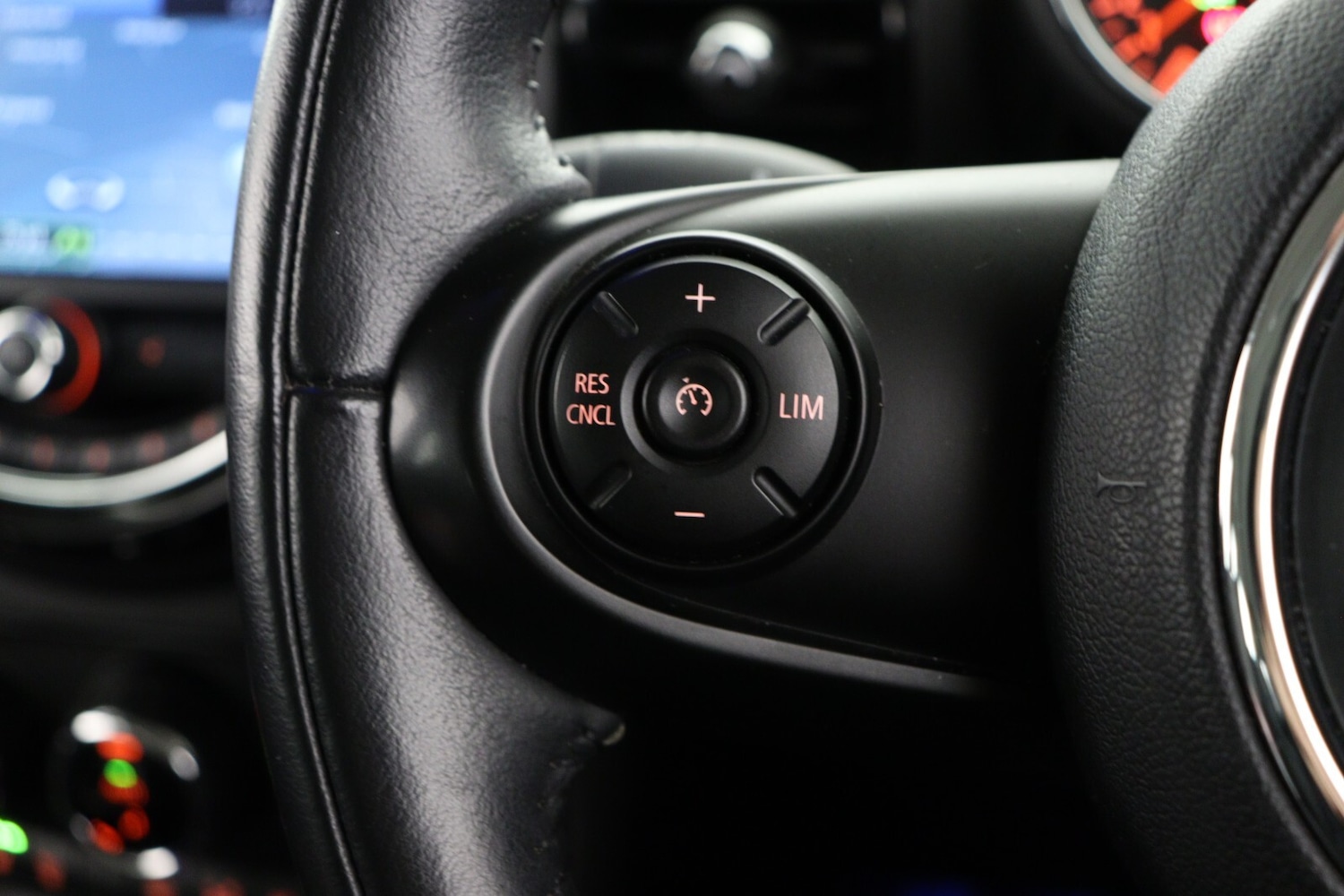 Used MINI Clubman 2017 for sale - 76872503: Photo 24