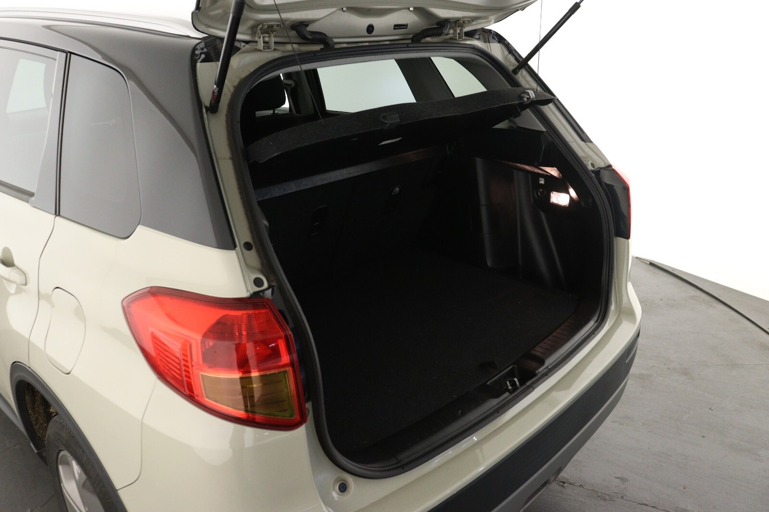 Used Suzuki Vitara 2017 for sale - 76390101: Photo 9