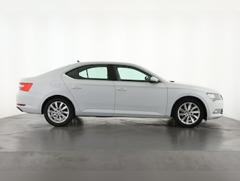 Used Skoda Superb 2017 for sale - 75324026: Photo