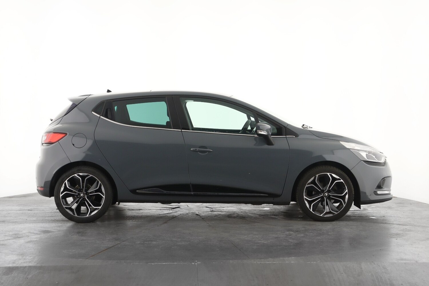 Used Renault Clio 2018 for sale - 78000123: Photo 4