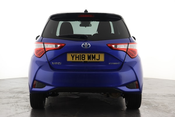 Used Toyota Yaris 2018 for sale - 76311858: Photo 2