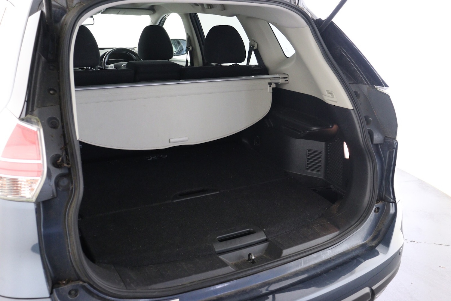 Used Nissan X-Trail 2017 for sale - 76872992: Photo 9