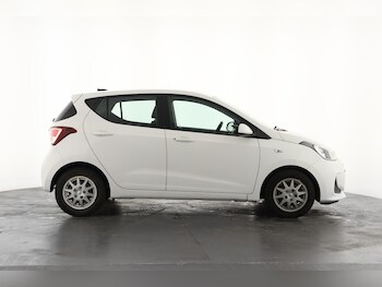 Used Hyundai i10 2017 for sale - 77256408: Photo