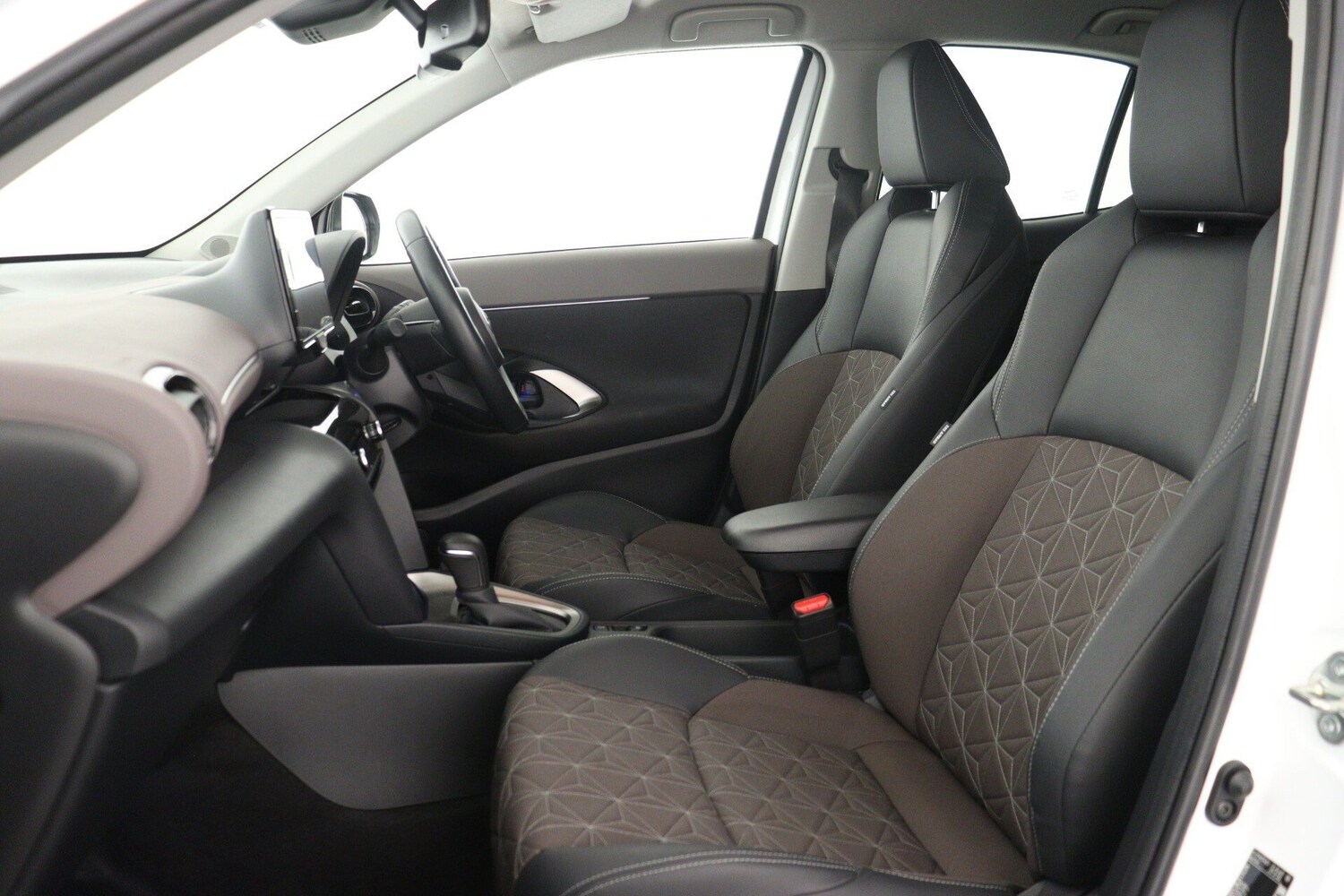 Used Toyota Yaris Cross 2023 for sale - 75763266: Photo 11