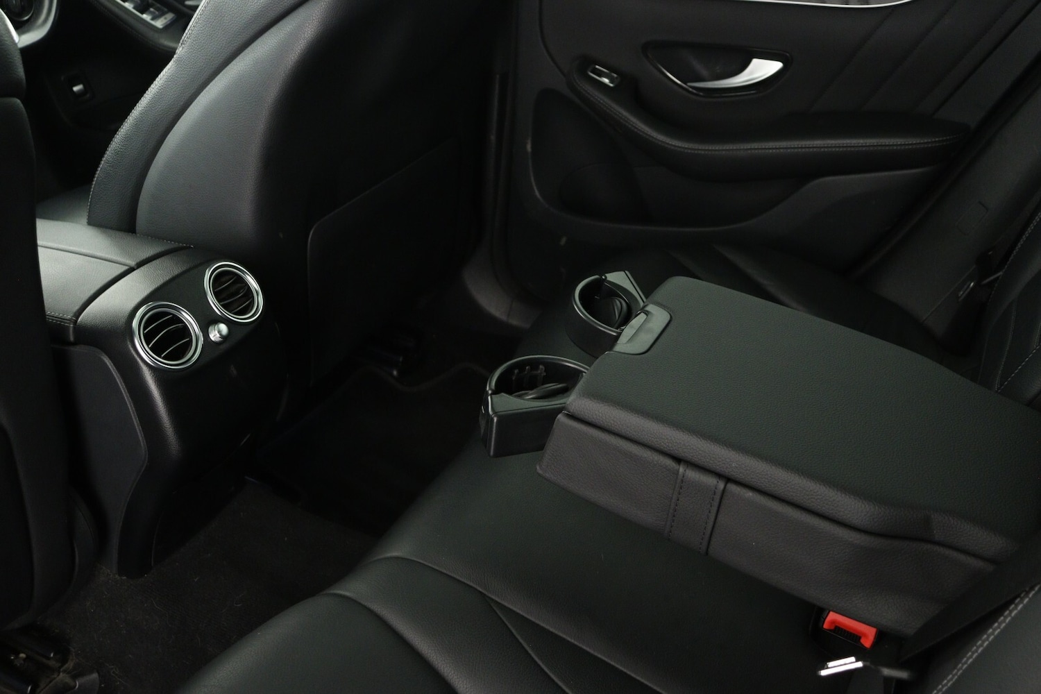 Used Mercedes-Benz GLC 2020 for sale - 76874131: Photo 14