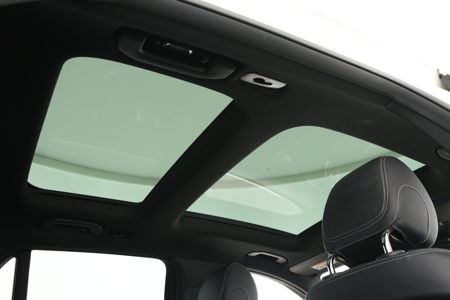 Used Mercedes-Benz GLC 2020 for sale - 76874131: Photo 16