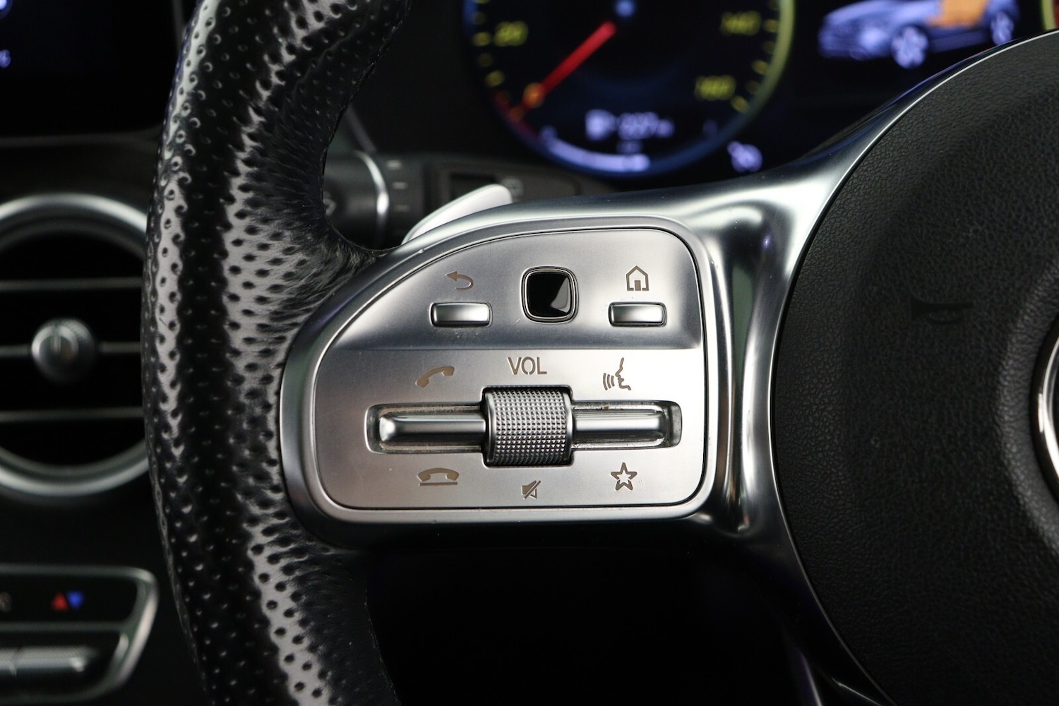 Used Mercedes-Benz GLC 2020 for sale - 76874131: Photo 25