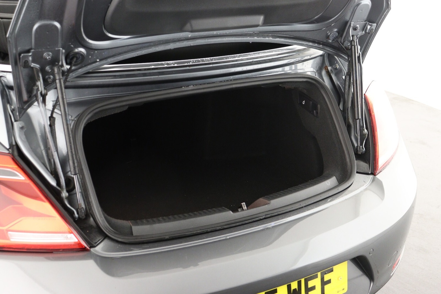 Used Volkswagen Beetle 2015 for sale - 76881701: Photo 11